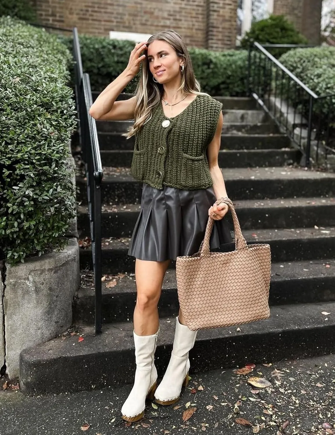 Flygo Womens Sleeveless Sweater Vest 2025 Spring Summer Crop Knit Top Chunky Crochet Button Cardigan Sweaters