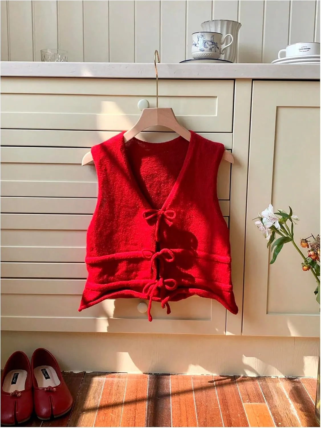 GORGLITTER Women's Bow Tie Front Vest Top Sleeveless V Neck Knit Sping Tops 2025