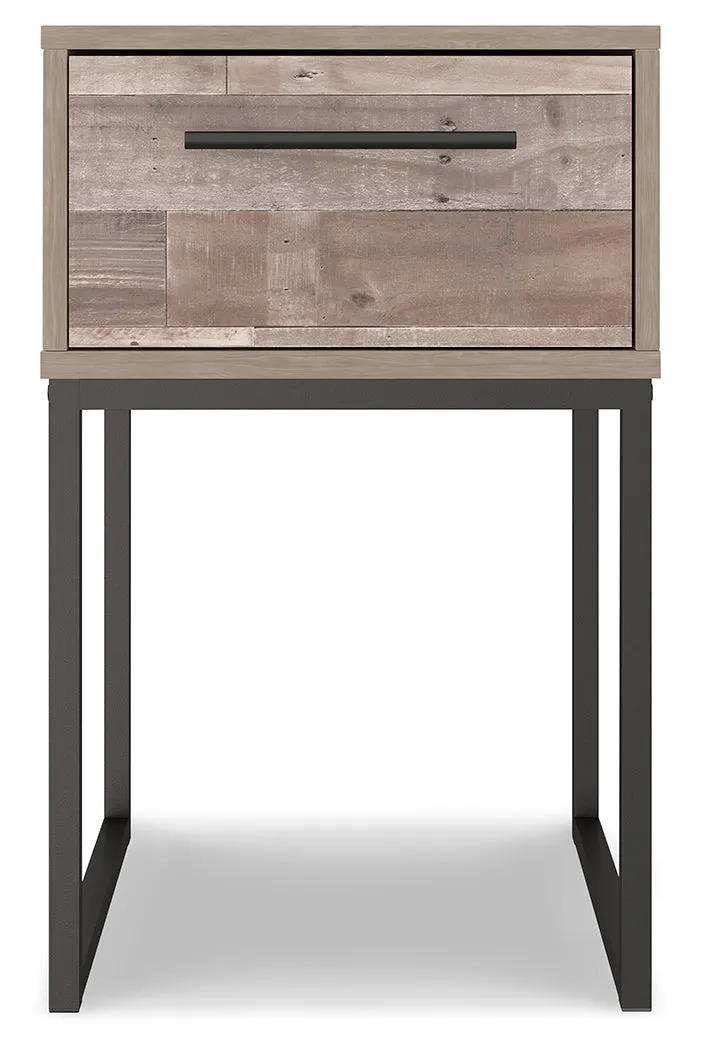 Neilsville Full Panel Headboard with Dresser and 2 Nightstands in Whitewash