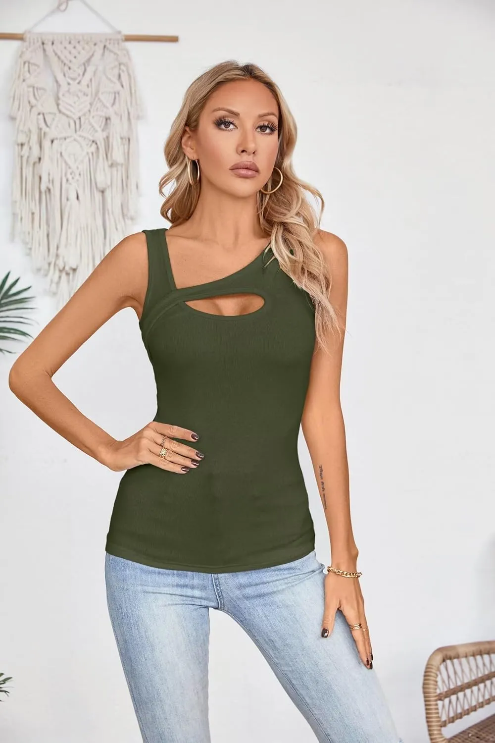 VICHYIE Womens Summer Cutout Tank Tops Sleeveless Shirts Ribbed Tanks Slim Fitted Y2K Sexy Basic Tee Shirt