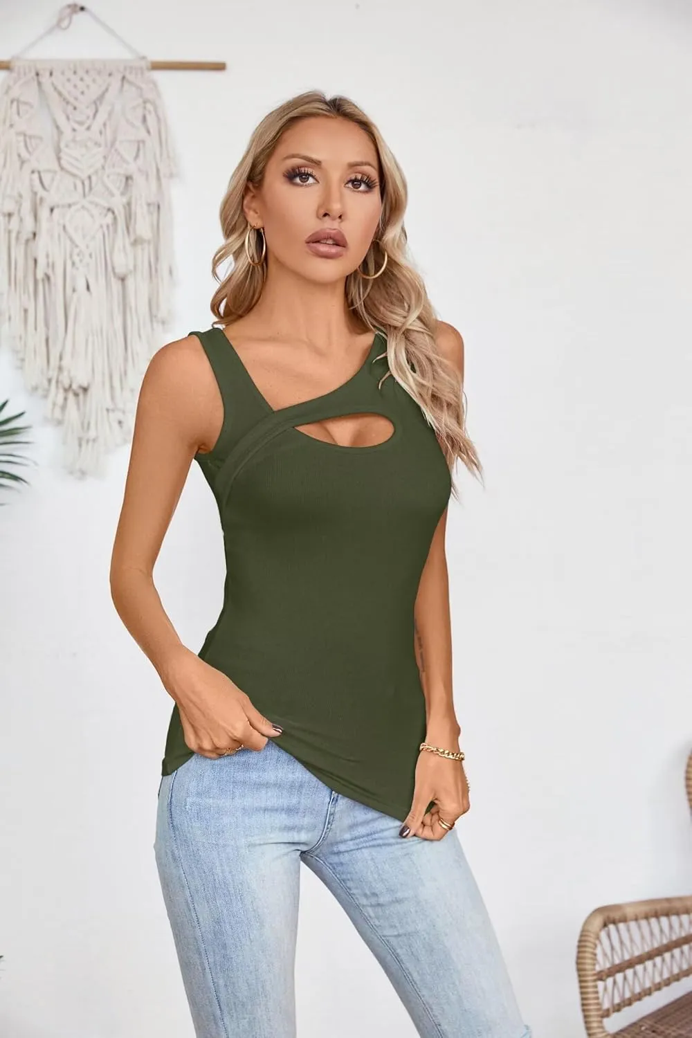 VICHYIE Womens Summer Cutout Tank Tops Sleeveless Shirts Ribbed Tanks Slim Fitted Y2K Sexy Basic Tee Shirt