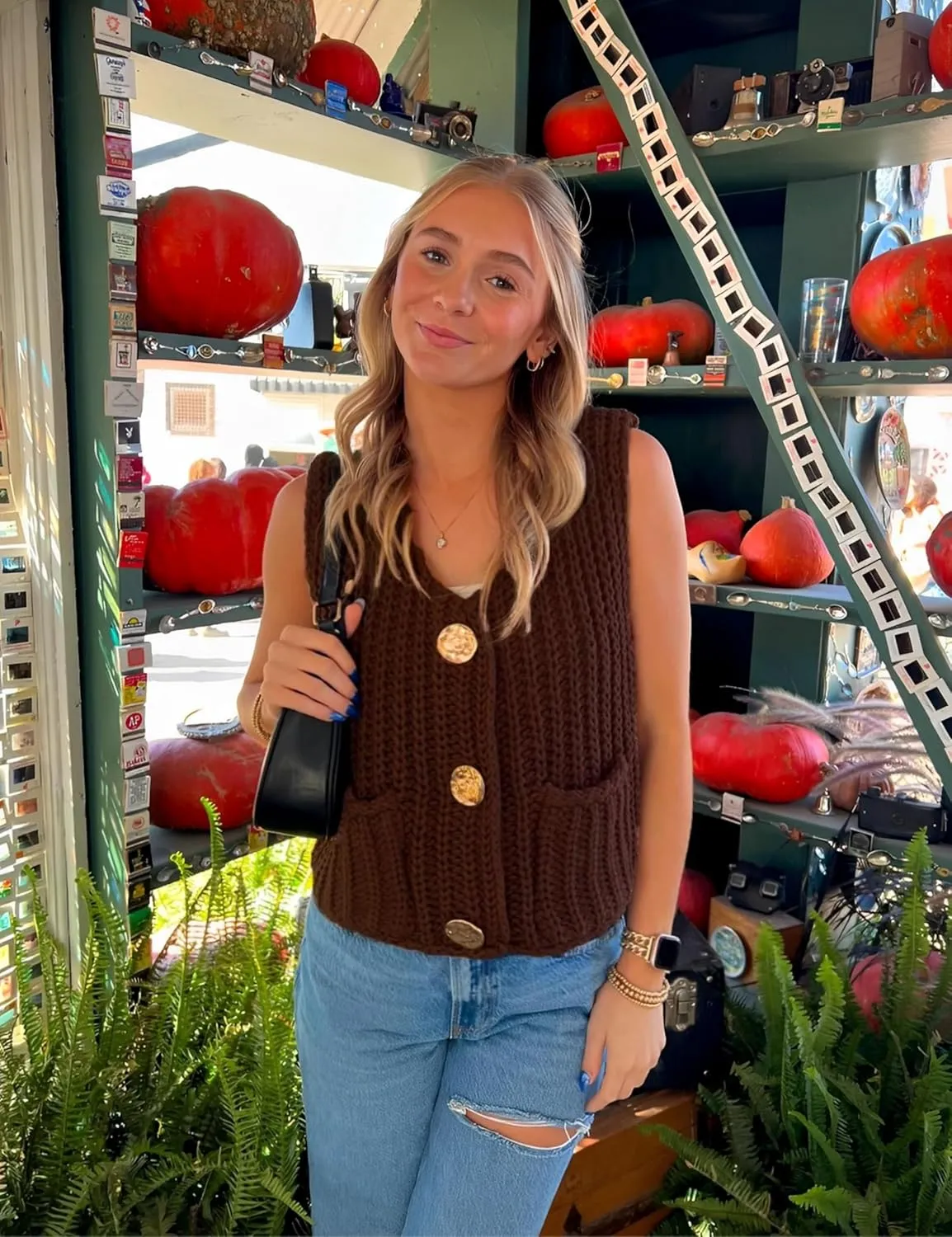 Women's Sleeveless Chunky Knit Top Casual Cropped Button Down Sweater Vest Open Front Cardigan with Pockets