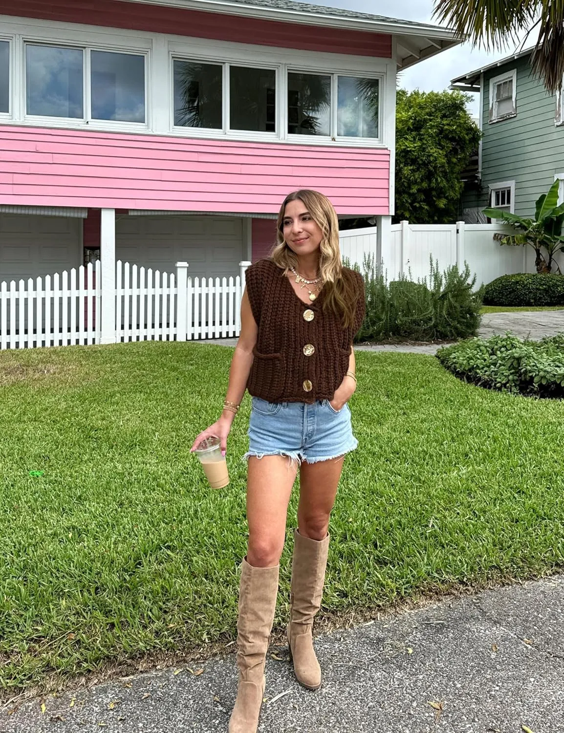 Women's Sleeveless Chunky Knit Top Casual Cropped Button Down Sweater Vest Open Front Cardigan with Pockets
