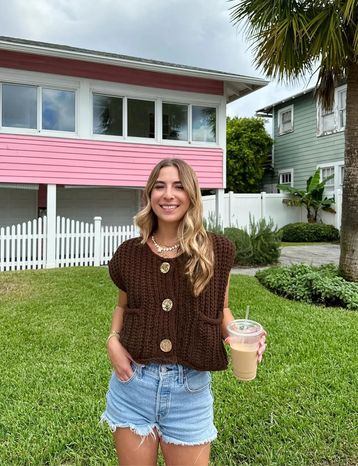 Women's Sleeveless Chunky Knit Top Casual Cropped Button Down Sweater Vest Open Front Cardigan with Pockets